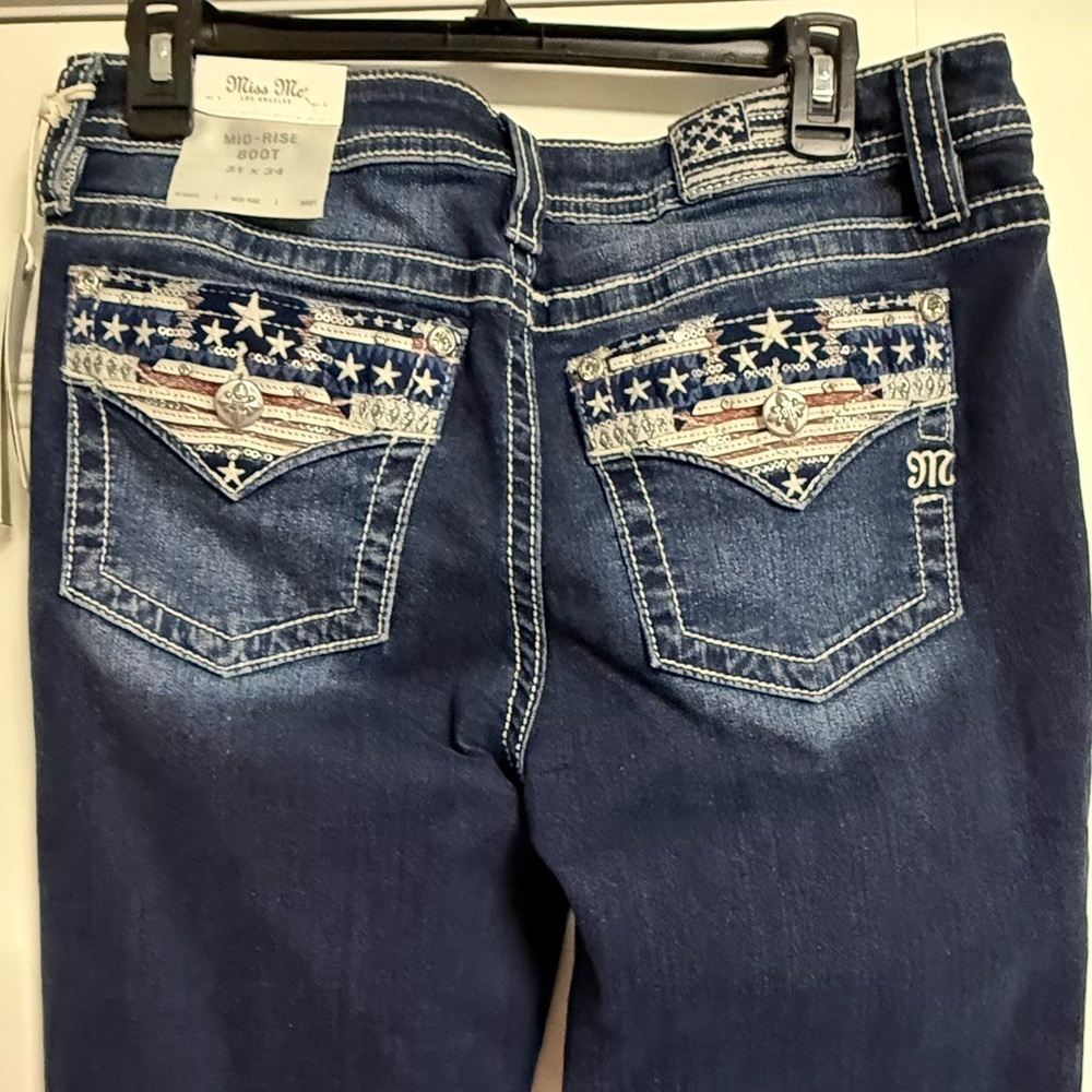 NEW!! NWT Miss Me Mid-Rise Bootcut Jeans 31x34 - Angel Wing Pockets - Picture 11 of 16